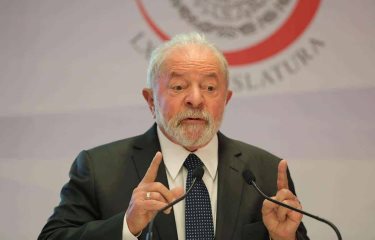 lula-7a85e95d-focus-0-0-375-240