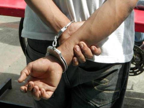 7458ac87-autoridades-apresan-hombres-se-hacian-pasar-por-miembros-de-la-619fa1c4a6aed-1