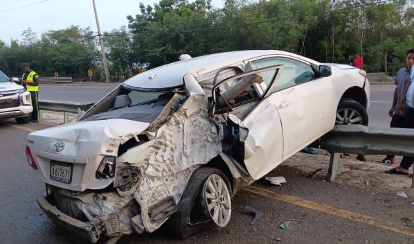 accidente-en-autopista-joaquin-balaguer-3e77ce9a-focus-0-0-598-352