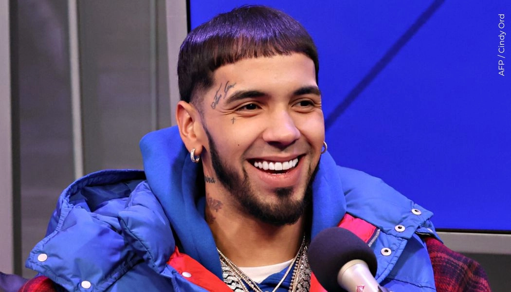 anuel-y-su-novia-en-la-presentacion-de-messi