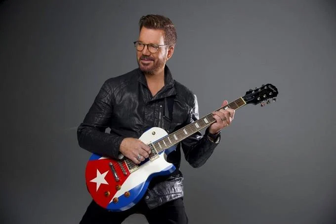 willy-chirino-50-anos-de-musica-y-una-exposicion-en-el-museo-de-historia-de-miami