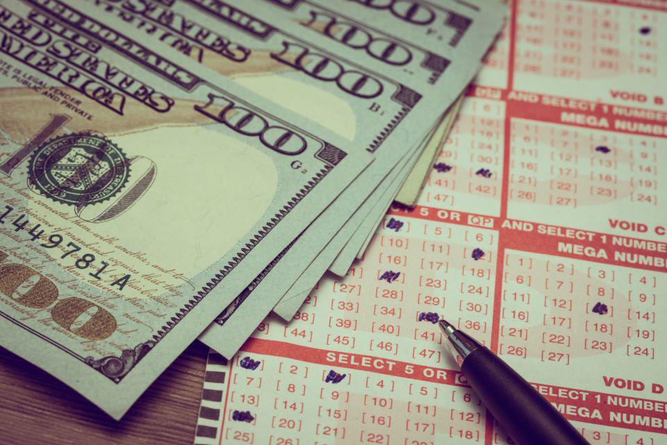 Se-divorcio-y-a-los-pocos-meses-su-exesposo-gano-83-millones-en-la-loteria-shutterstock_350874704