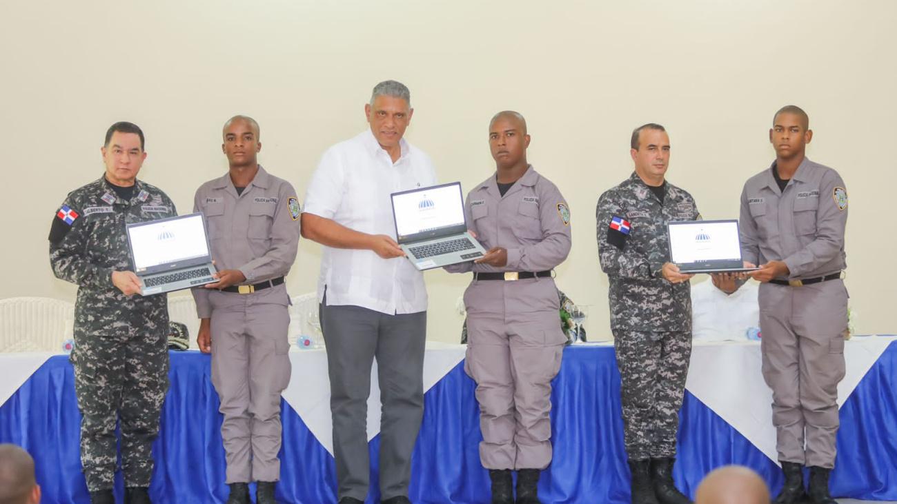 Entrega laptops GH MIP Nov 2023 3