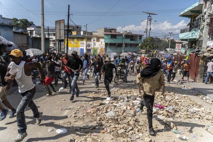 en-haiti-creen-que-el-gobierno-planifico-caos-para-justificar-intervencion (1)