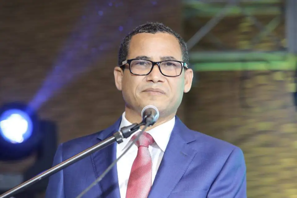 Eddy-Olivares-anuncia-buscara-presidencia-PRM