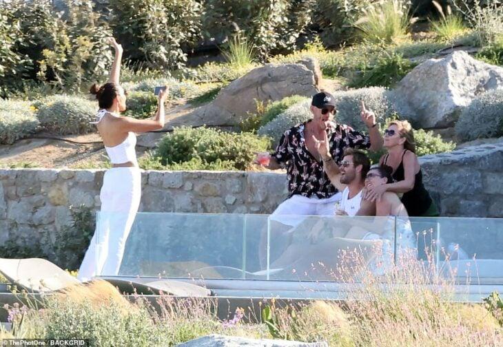 Captan-a-Chris-Hemsworth-en-una-situacion-muy-comprometedora-3-730x504