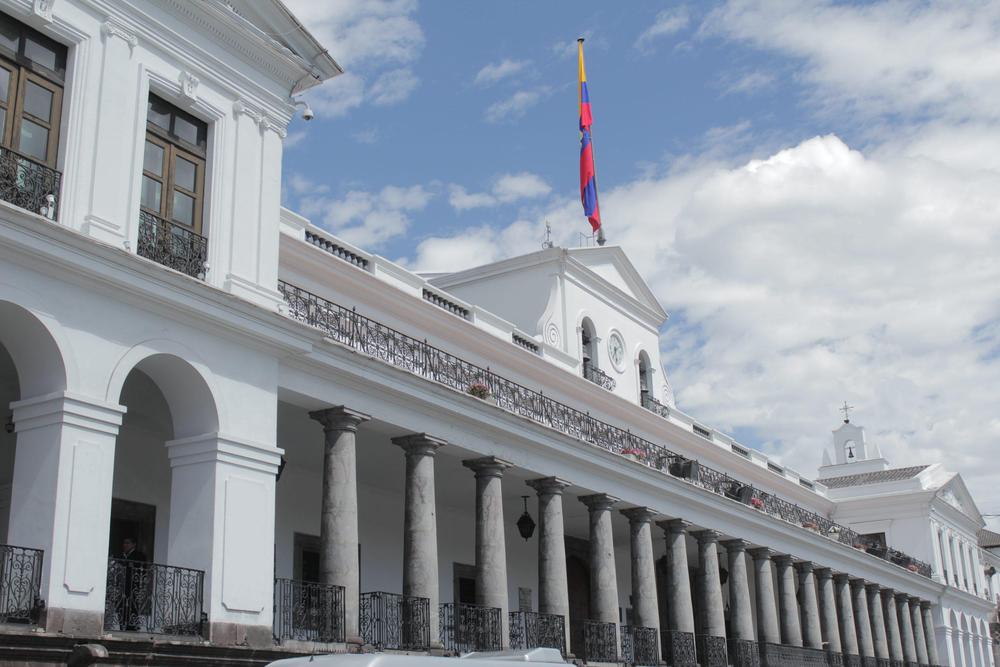 Vista_Externa_del_Palacio_de_Carondelet-scaled