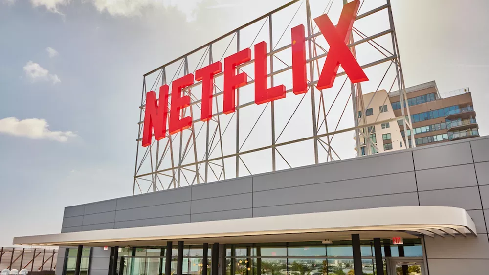 netflix-confirma-que-cobrara-extra-cuentas-compartidas-2023_98