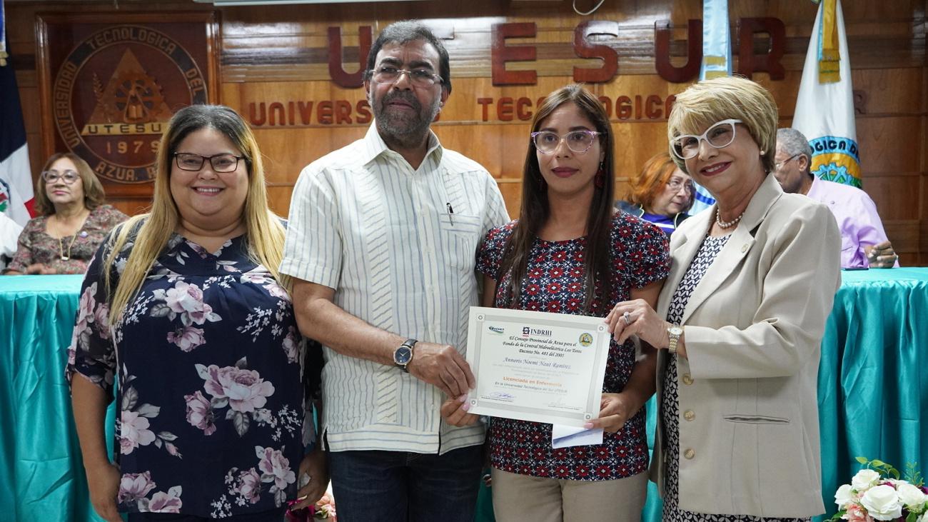 Foto 1. Caba Romano y rectora de Utesur firman convenio en fomento aldesarrollo académico. (1)