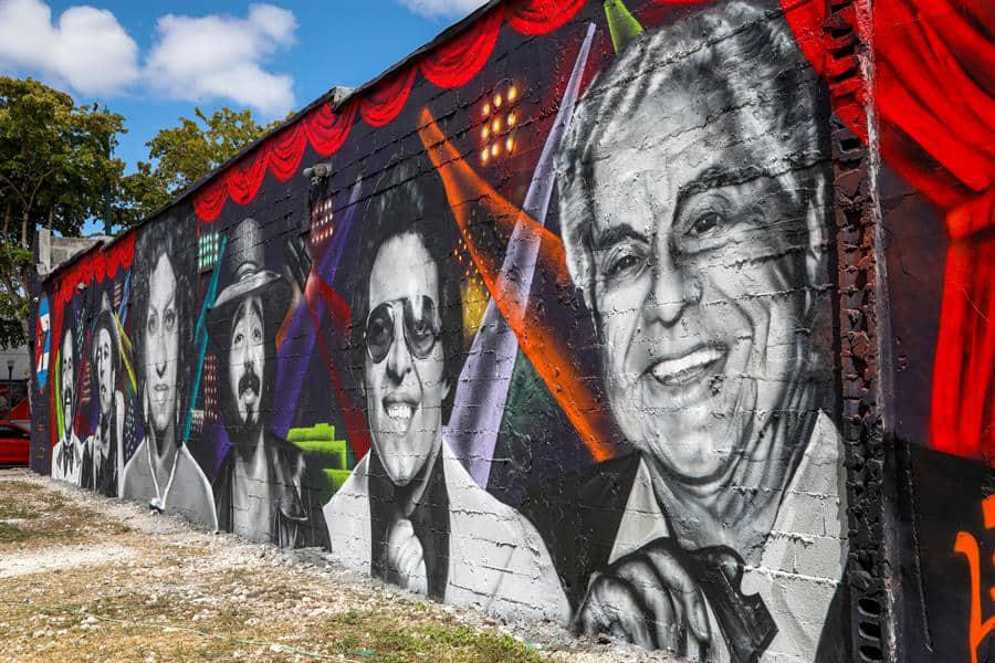 mural-con-los-retratos-de-los-emblematicos-salseros-1