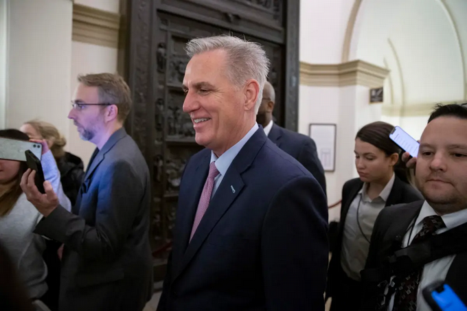 biden-felicita-a-mccarthy-tras-su-eleccion-y-le-tiende-mano-para-colaborar