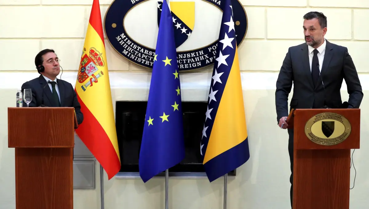 rss-efea6e305c83ce85fd8651c8f8daef86778dfc94bf8w