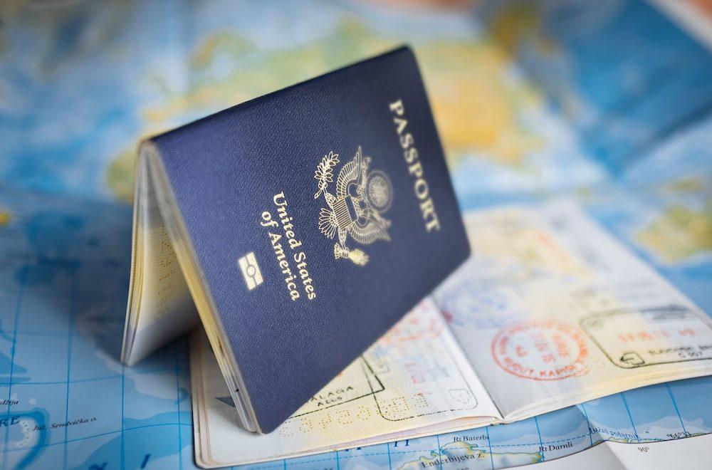 pasaporte-EEUU-Unsplash-1000x660