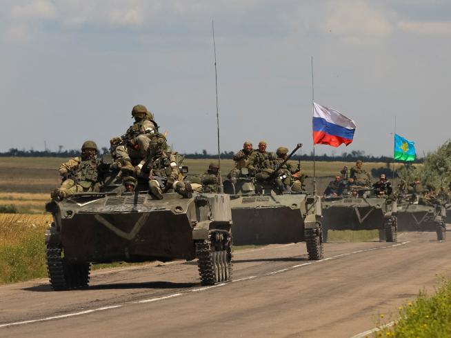 miembros-del-ejercito-ruso-en-la-region-ucraniana-de-zaporizhzhia