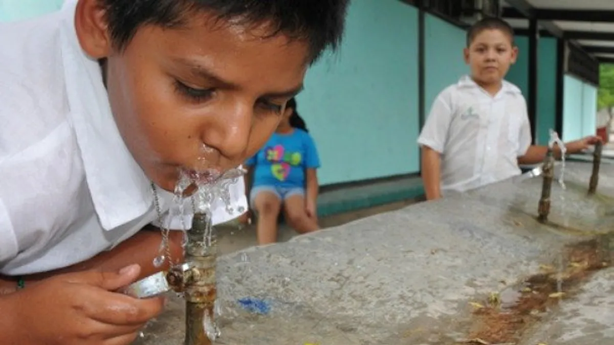 escuelas-agua-potablejpg