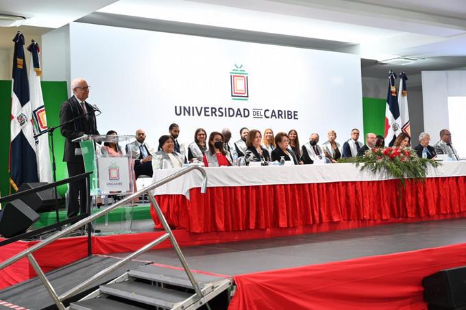 unicaribe-gradua-mas-de-100-estudiantes-en-emotiva-ceremonia (1)