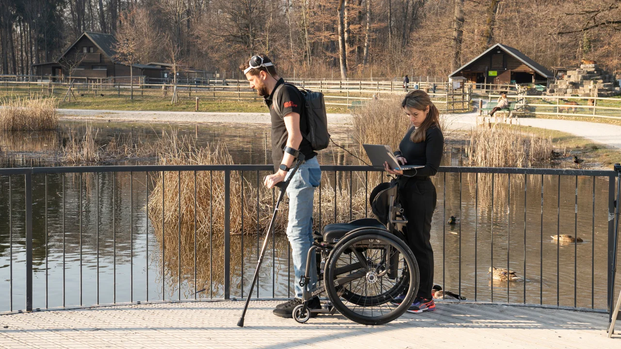 230524135628-02-brain-spine-implants-paralysis-walk