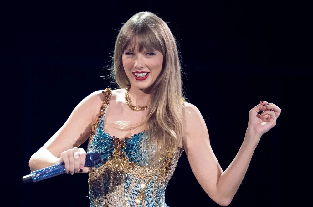 Taylor-Swift-Arlington-eras-2023-billboard-1548