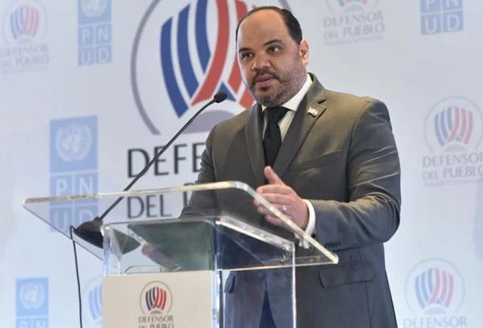 defensor-del-pueblo-no-ha-recibido-denuncias-sobre-maltratos-contra-inmigrantes-estadounidenses-de-color