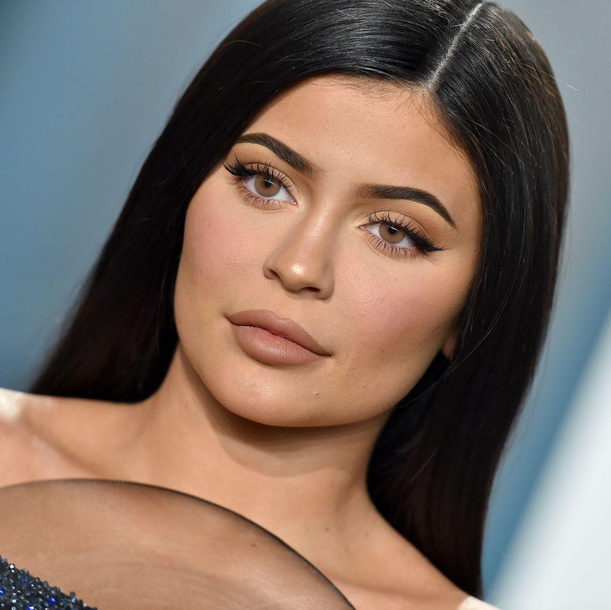 kylie-jenner-attends-the-2020-vanity-fair-oscar-party-news-photo-1581667988