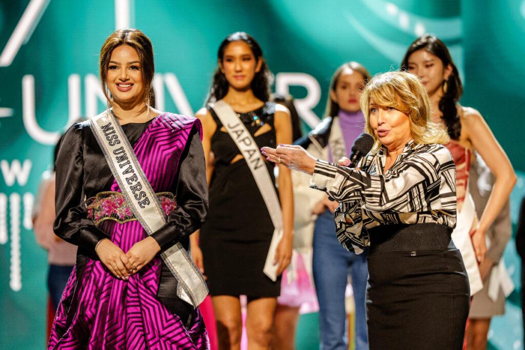 presidenta-del-miss-universo-renuncia-a-su-puesto-1024x683