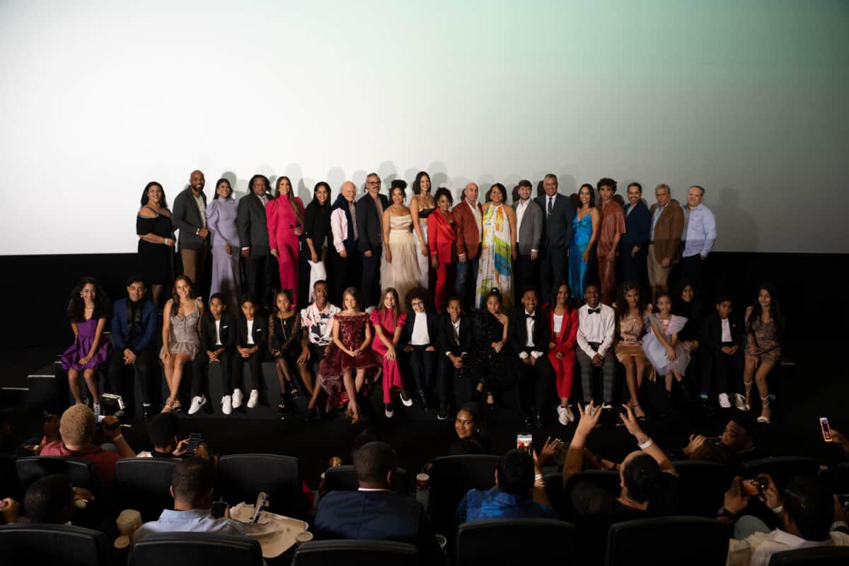 FOTO-TODO-EL-ELENCO-1