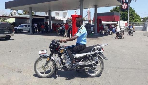 Estacion-de-combustibles-en-Haiti.-Archivo