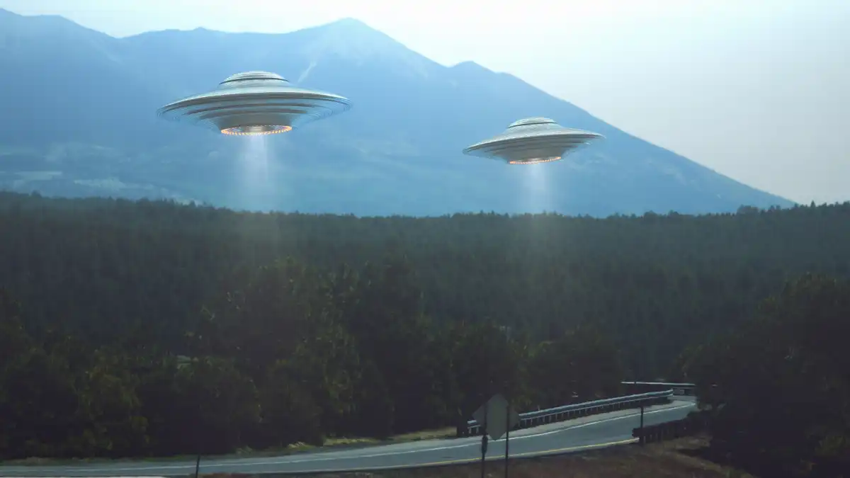 hipertextual-estados-unidos-libera-tres-videos-que-muestran-existencia-ovnis-2020946143