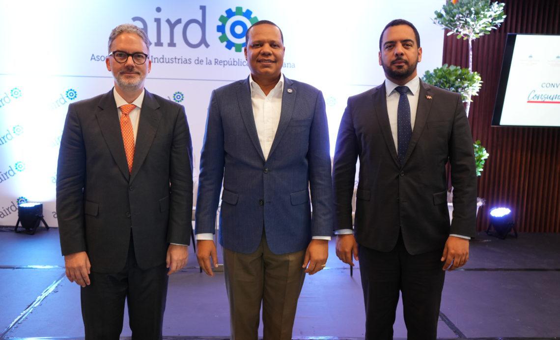 El-director-ejecutivo-de-Pro-Consumidor-Eddy-Alcántara-1140x694