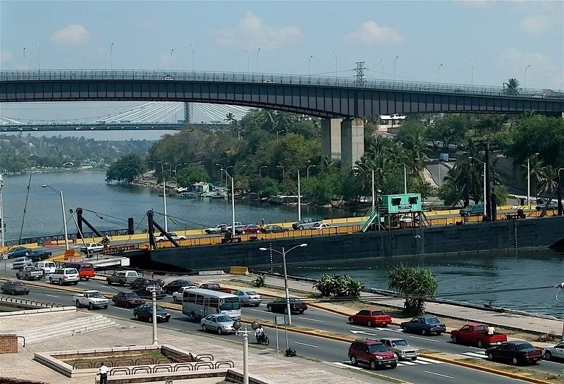 puente-flotante-santo-domingo-1