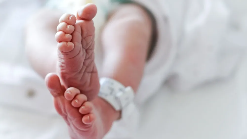 una-madre-adolescente-detenida-por-el-asesinato-a-su-bebe-recien-nacido_6b0e