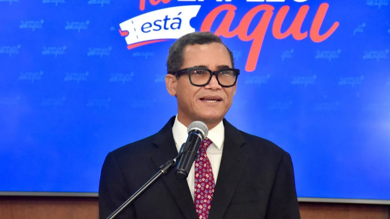 Foto 1. Ministro de Trabajo Eddy