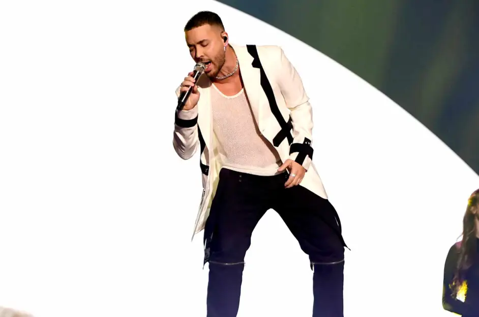 Prince-Royce-show-2023-latin-ama-billboard-espanol-1548