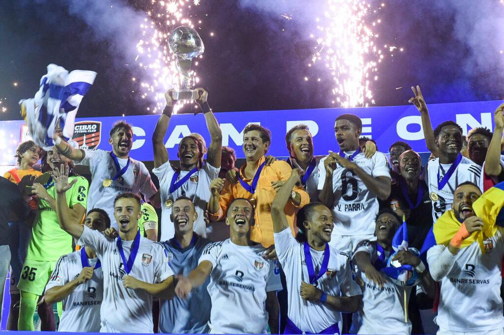 cibao-fc-campeon-2022-dxe-la-ldf-festeja-el-triunfo-1-1024x682