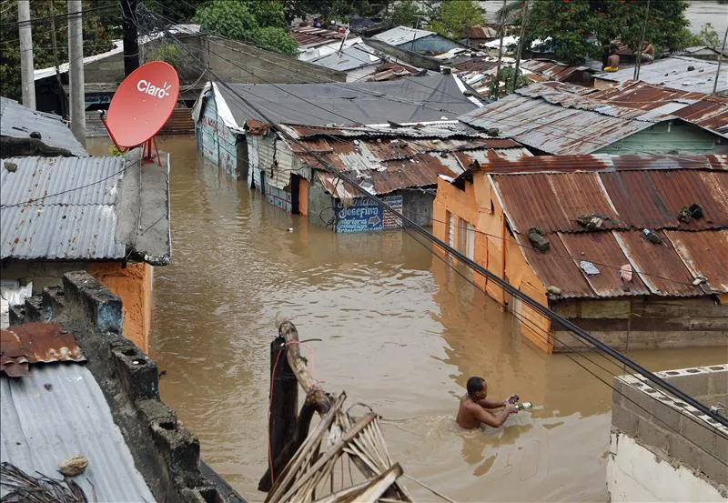 los-residentes-zonas-alto-riesgo-republica-dominicana-que-habitan-proximo-rios-arroyos-y-canadas-deben-estar-atentos-y-tomar-medidas-precaucion-necesarias-posibles-crecidas-e-inundaciones-repentinas-efearchivo