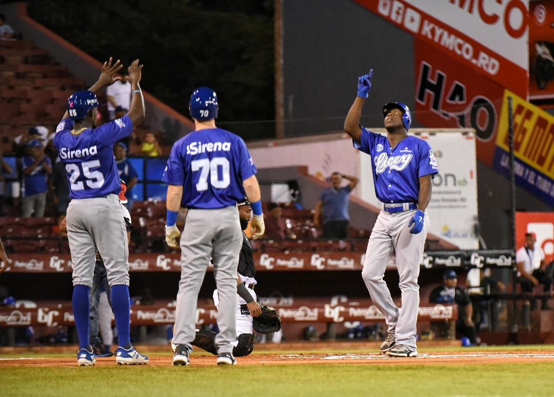 f09f93bdefb88f-licey-consigue-4a-victoria-seguida-con-2-jonrones-de-aquino
