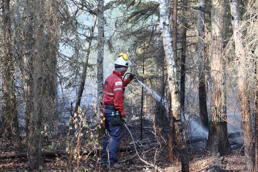 El-humo-de-los-incendios-forestales-mantiene-la-calidad-del-aire-bajo-minimos-en-Canada-1