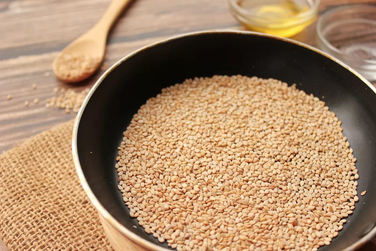 proceso-de-tostado-de-las-semillas-de-sesamo