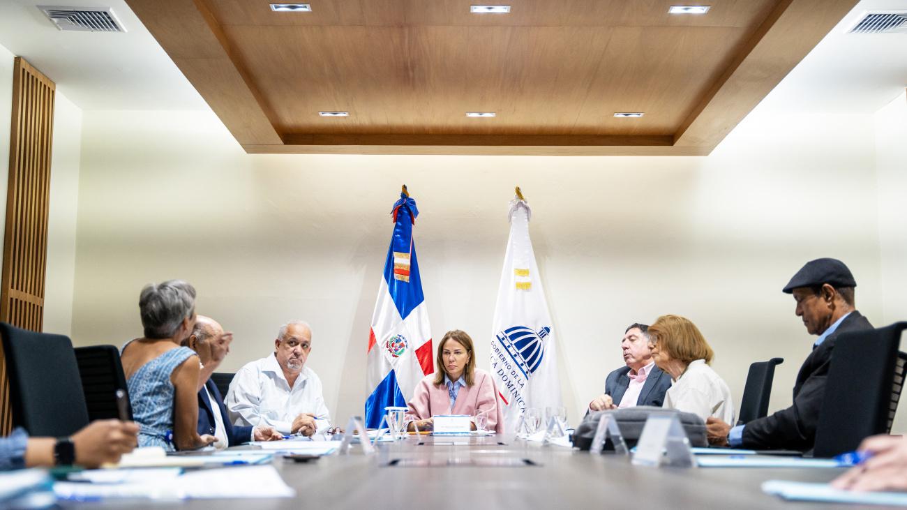 Comisión Organizadora XXX BNAV motiva participación de los artistas