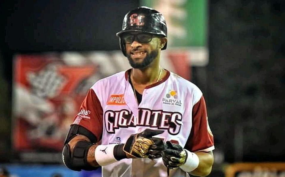Henry-Urrutia-Gigantes-del-Cibao-1