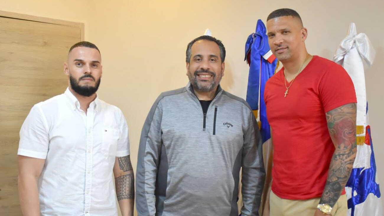 Alberto Rodríguez Mella (centro), director ejecutivo del INEFI, junto a Francisco García (derecha) y (1) (1)