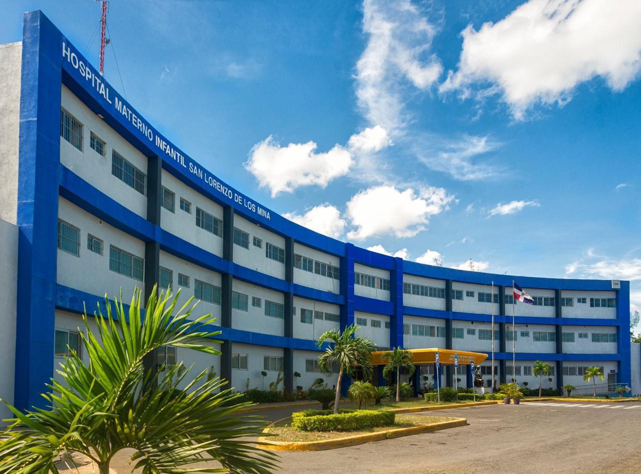 Fachada-maternidad-de-Los-Mina