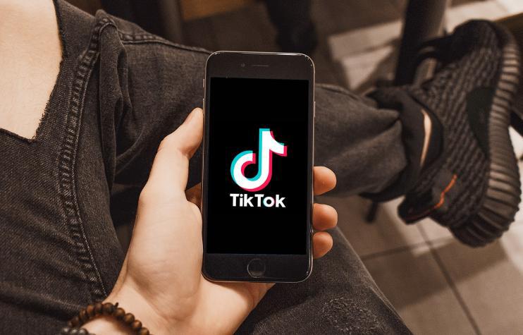 tiktok-smartphone.jpg