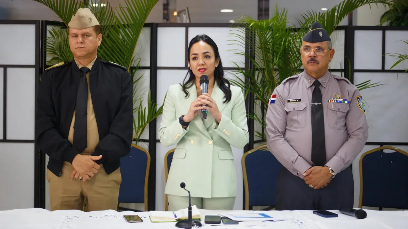 La ministra de Interior y Policía al dar sus declaraciones