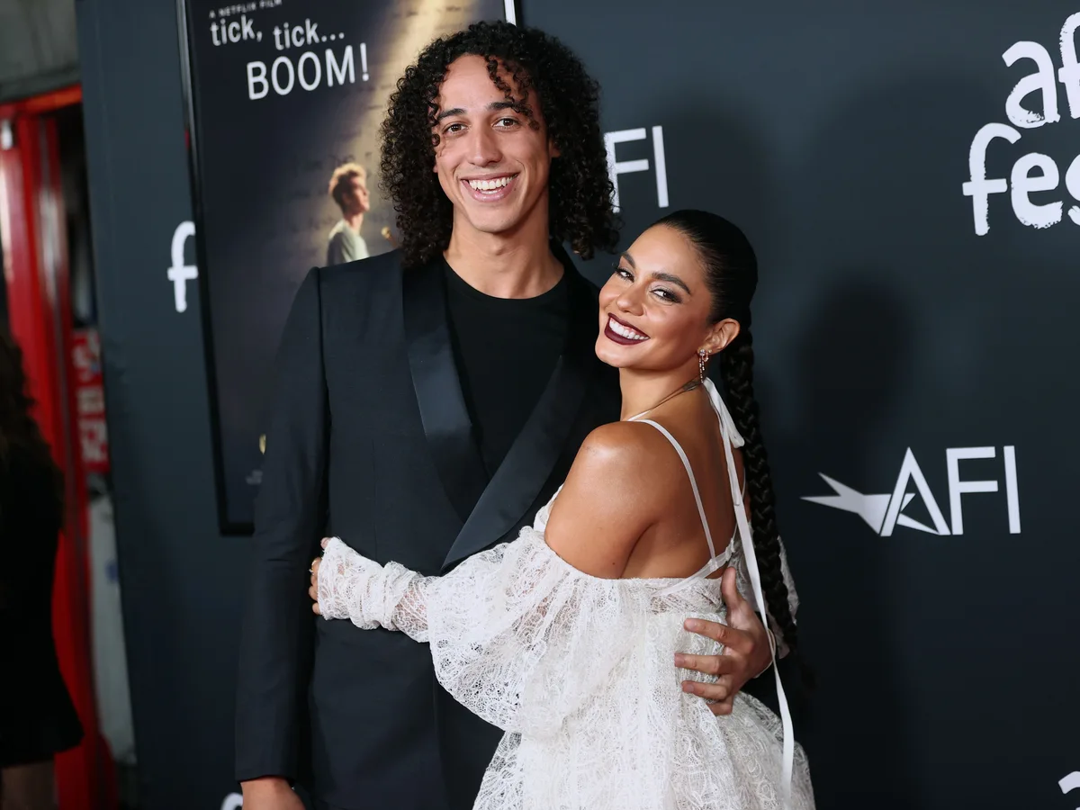 vanessa-hudgens-compromete-novio-jugador-beisbol-cole-tucker_103