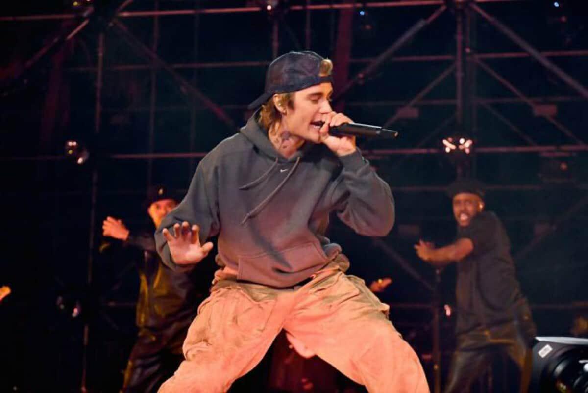Justin-Bieber-reanuda-su-gira-mundial-tras-cancelarla-por-paralisis-facial