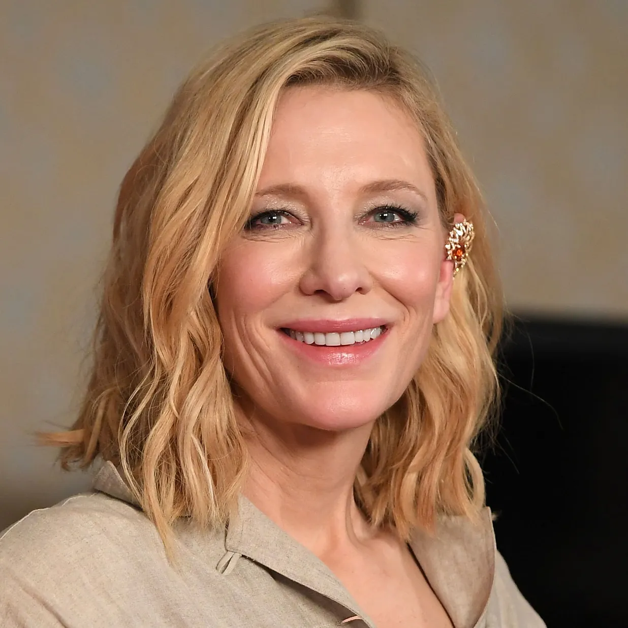2c5cbf1dc209d0e50e2e7094e8ddf15571-Cate-Blanchett.1x.rsquare.w1400