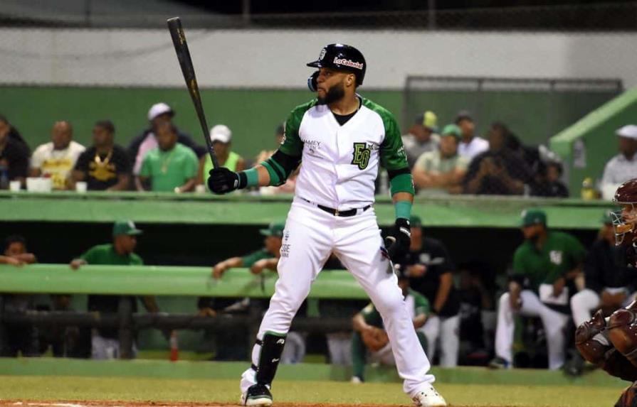 robinson-cano1-9dba7a2b-focus-0.08-0.39-895-573