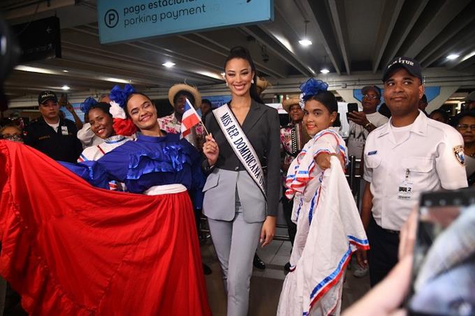andreina-martinez-viajara-a-tailandia-y-otros-paises-de-asia-con-la-duena-de-miss-universo-y-sus-dos-companeras-finalistas