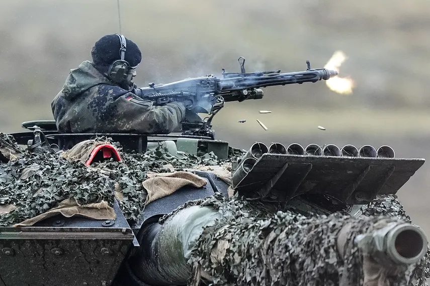 soldado-dispara-tanque-ap